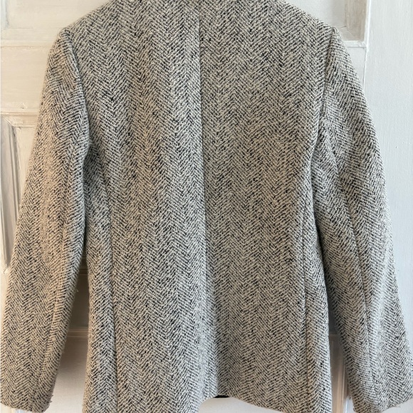 Banana Republic Black and White Herringbone Blazer - Picture 5 of 5